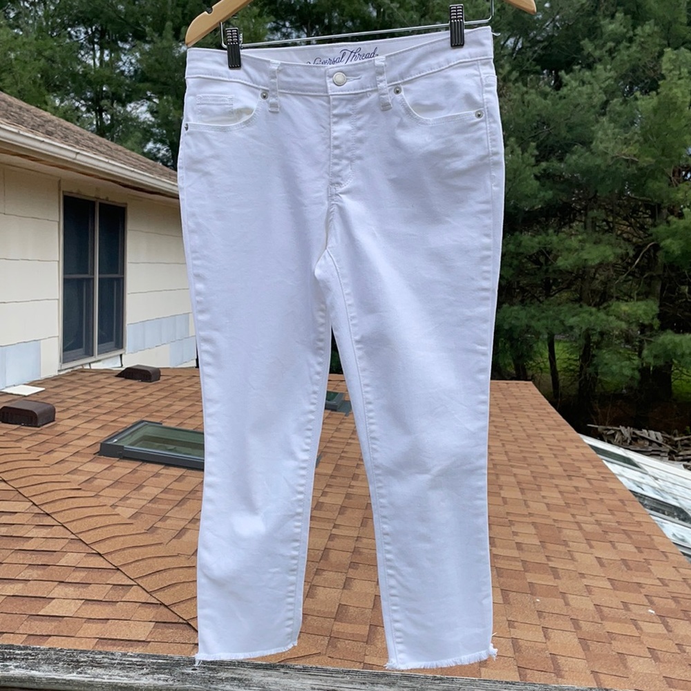 Universal Thread White Cropped Jeans Sz 4